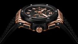 Hublot legiert Gold mit Platin und Hightech-Materialien für mehr Härte und einen charakteristischen rötlicheren Farbton: Das «King Gold» ist in der Big Bang Original Unico King Gold Ceramic verbaut.