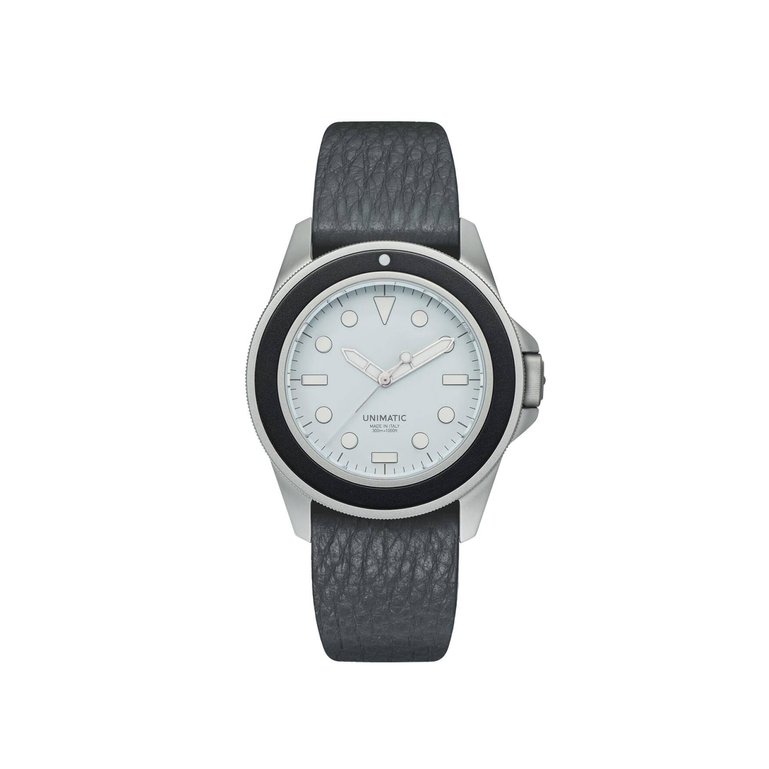 Unimatic UT1-GO
Gehäuse: 41,5 mm, Edelstahl;
Werk: Quarz;
Preis: 710 Euro.