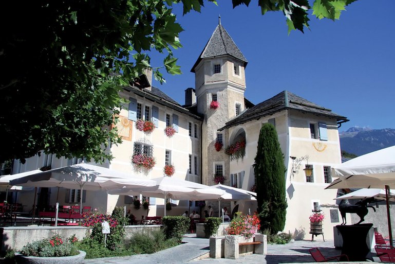 Das schmucke Château de Villa in Sierre alias Siders ist ein lohnendes Ziel für Raclette- und Weinfreunde!