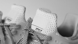 Adidas Art Basel: Dieses Sondermodell macht Probleme.  zvg