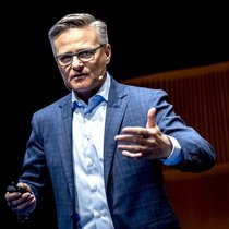 Migros-Chef Mario Irminger will Eigenmarken von Dritten im Ausland produzieren lassen. Das ist billiger.