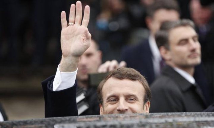macron_6.jpg