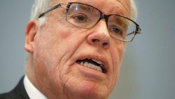 Klaus-Michael Kühne: Die 1:12-Inittiative ist «weltweit einmalig» (Bild: Keystone)