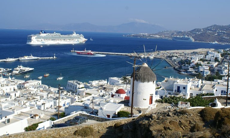 03.mykonos_l.-richard-martin-jr.jpg