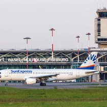 Pilotinnen und Piloten setzen den Flughafen Basel auf den zweitletzten Platz im Ranking.