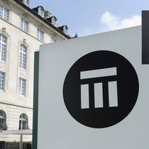 Nina Arquint: In den Fussstapfen des Ex-Chefs.   Keystone