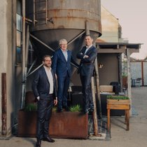 Senior Investment Advisor Sebastian Gras, der Leiter Privatkunden Daniel Kummer und Senior Berater Private Banking Michael Brotbeck (v.r.) von der Thurgauer Kantonalbank, dem Gesamtsieger.