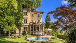 Die Villa Floridiana liegt in Porza TI, hoch über Lugano.