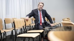 Als junger Pharmazeut sechs Monate in der Apotheke, danach fast immer in der Generikaindustrie: Richard Saynor, CEO von Sandoz.