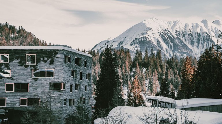 Rundumpaket: Die Weisse Arena betreibt mehrere Hotels wie das Rocksresort bei der Talstation in Laax.