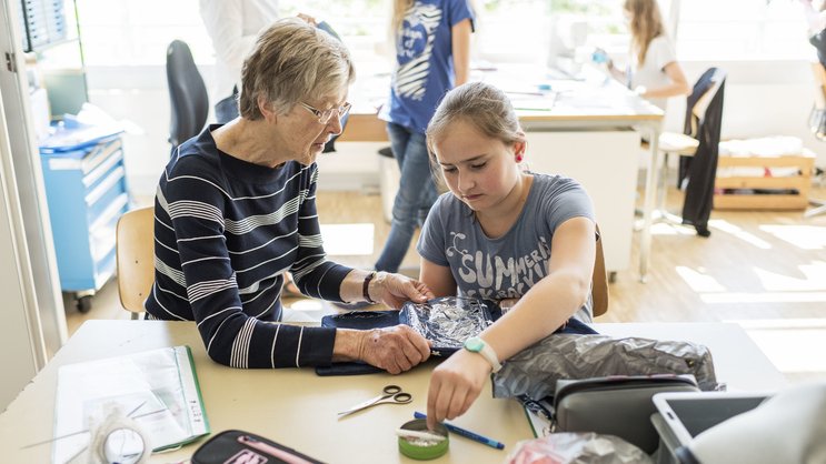 Wird das Rentenalter erhöht, folgt auch die Wirtschaft, so die Expertin.