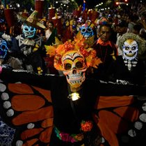 Día de Muertos: Mexiko feiert den Tag der Toten bunt und fröhlich – das inspiriert Uhrenhersteller.
