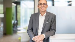 Fredy Hasenmaile ist seit 2003 Chefökonom von Raiffeisen Schweiz und Leiter des Economic Research der Bank. Zuvor war er 17 Jahre der Immobilienexperte der Credit Suisse.