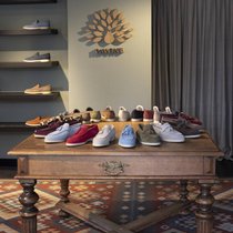 Weil wirklich bequeme Schuhe oft nicht stilvoll sind und gemütlichen Tretern meist die Eleganz fehlt, hat Sandra Vogt ihr eigenes Schuhlabel gegründet. Im Bild: Loafer in Veloursleder, ab 320 Franken.