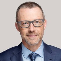 Heinz Huber: Mit der Ernennung eines neuen CEO setzt die Raiffeisen-Gruppe die Ablösung von der Ära des umstrittenen Raiffeisen-Chefs Pierin Vincenz fort.