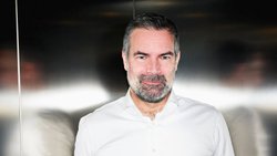 Studierter Chemiker: Lonza-CEO Wolfgang Wienand hat einen Doktortitel in Chemie. Er kann mit Kunden und Entwicklern auf Augenhöhe Fachliches besprechen.