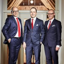 Senkrechtstarter aus Zug: Zum ersten Mal beim Rating dabei, haben Maurice Pedergnana, Timo Dainese und Gregor Widler (v.l.) gleich in zwei Kategorien abgeräumt.