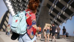Der Kånken am Festival: Der Rucksack der Bergsportmarke Fjällräven überzeugt überall – ausser am Berg. Das ist eine Last und eine Ehre für die Firma.