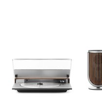 Der Beosystem 3000c ist ein limitierter Plattenspieler mit modernen Stereolautsprechern.