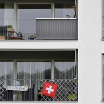Immobilienpreise in der Schweiz steigen, Hypotheken bleiben günstig.