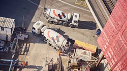 LafargeHolcim-Zementlieferung auf einer Baustelle in Zürich..