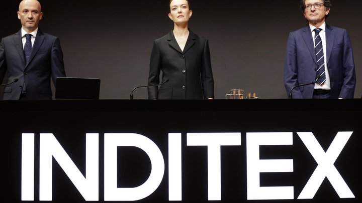 Der CEO der Textilgruppe Inditex, Óscar García Maceiras (links) kassierte 2024 322-mal mehr als der durchschnittliche Arbeiter.