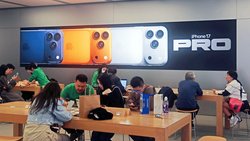 Kunden mit Apple-Produkten 