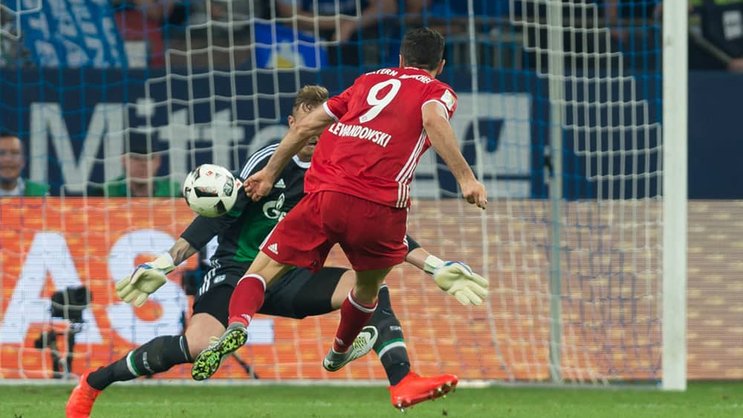 Robert Lewandowski: Mal trifft der Stürmer für UPC, mal für Teleclub. Keystone