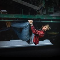 Ryan Gosling mit seiner Carrera bei einem wilden Stunt.