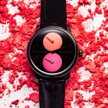 Die Uhr, die aus der Kollaboration zwischen Louis Erard und der Künstlerin Sylvie Fleury entstanden ist.