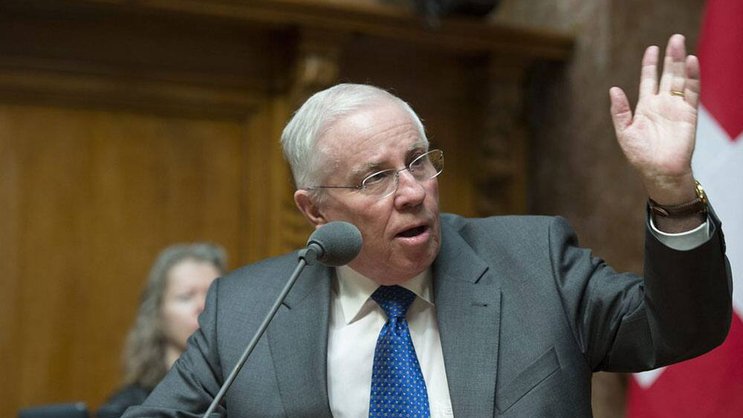 Christop Blocher: Nun sitzt er offiziell in der Baz. (Bild: Keystone)
