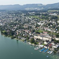Kilchberg liegt gleich neben der Stadt Zürich und ist in Sachen Eigentum der teuerste Wohnort der Schweiz.