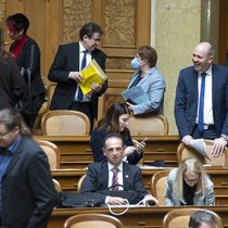Nach der letzten Abstimmung im Nationalrat gab es für Albert Rösti und Magdalena Martullo-Blocher einiges zu besprechen.