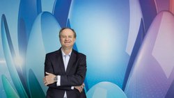 Eric Tveter: Am 1. September übergibt er die operative Führung an Severina Pascu.