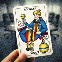 Alt und Jung im gleichen Spiel: Die Symbiose der Generationen statt Konfrontation ist Trumpf.