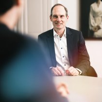 Er schaut als Berater den Vermögensverwaltern auf die Finger: Patrick Müller, CEO von Zwei Wealth.