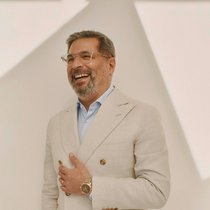 Guido Terreni ist seit 2021 CEO von Parmigiani Fleurier, der Uhrenmarke in Besitz der Sandoz-Stiftung. Davor hatte er 20 Jahre lang das Uhrenbusiness von Bulgari geprägt.