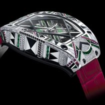 In der Kollektion RM HJ-01 von Richard Mille verschmelzen die Grenzen zwischen Gehäusearchitektur und Juwelierskunst vollständig.