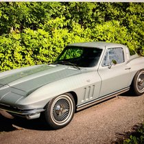 Büssers Chevrolet 327/365hp Corvette Coupé kommt unter den Hammer.