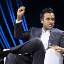 Auf der politischen Bühne poltert Vivek Ramaswamy mit Vorliebe gegen US-Behörden wie die FDA.