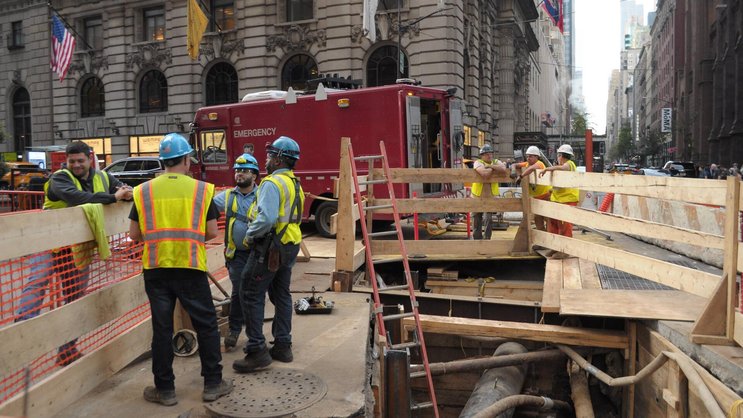 Arbeiter auf einer Baustelle in New York, USA (2024).