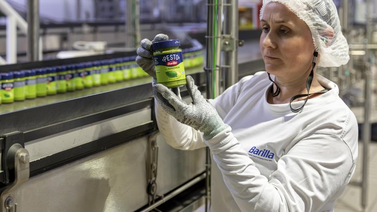 Das von Barilla verarbeitete Basilikum von Barilla stammt zu 100 Prozent von italienischen Bauern.