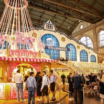 Festgelände der Züri-Wiesn im Zürcher Hauptbahnhof.