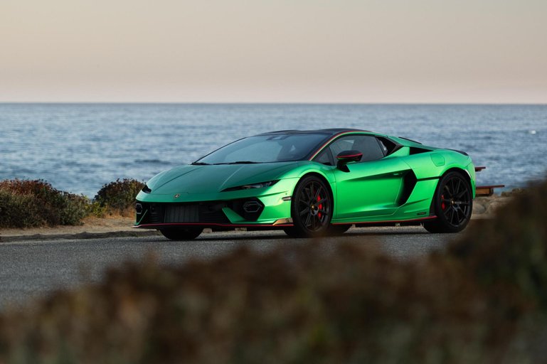 Die ersten Exemplare des neuen Hybridsportagen Temerario werden derzeit ausgeliefert. Vermutlich legt Lamborghini bald eine offene Version nach.