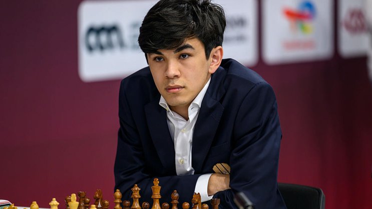 Javokhir Sindarov ist ein 20-jähriges Schachwunderkind aus Usbekistan.