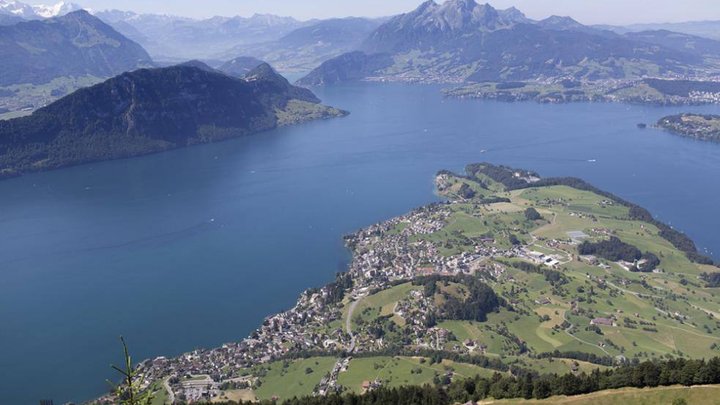 biga_deutsche_touristen_meiden_die_schweiz_3_0.jpg