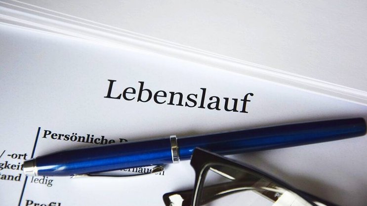 Lebenslauf: Mit Reisen und Weiterbildungen lassen sich Lücken überbrücken. Pixabay