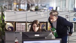 Frau im Büro: Frauen müssen Dinge stärker für sich in Anspruch nehmen. Keystone