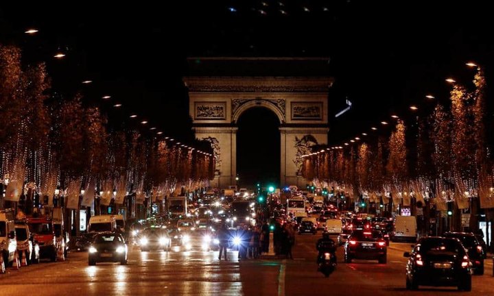 08-03-champs-elysees.jpg