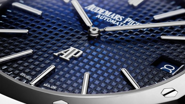 11 Audemars Piguet Royal Oak.jpg